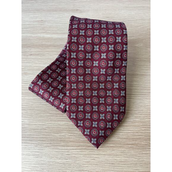The Men's Store Bloomingdales Red Geometric Design 100% Silk Designer Tie - Picture 1 of 6